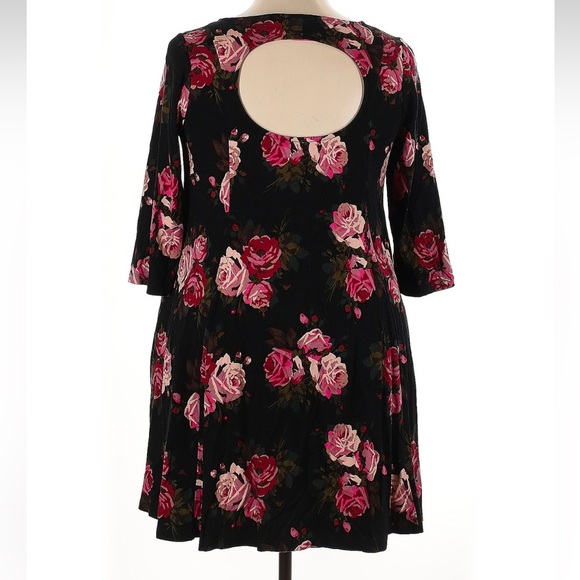 Betsey Johnson x Torrid Floral Ponte Skater Dress With Back Cutout Plus Size 2X - Picture 5 of 9